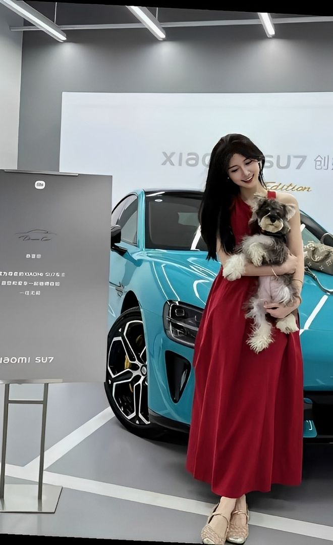 车主质量都这么高的吗？仙女也就长这样吧j9九游会(中国)网站小米SU7的美女(图10)