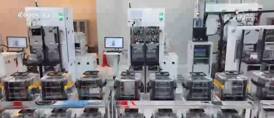 前行 传感“小方块”破解产业创“芯”密码ag九游会登录活力中国调研行 向“智”(图2) 前行 传感“小方块”破解产业创“芯”密码ag九游会登录活力中国调研行 向“智”(图2)